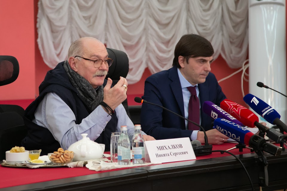 Сергей Кравцов и Никита Михалков обсудили с будущими педагогами роль исторического знания и патриотического воспитания