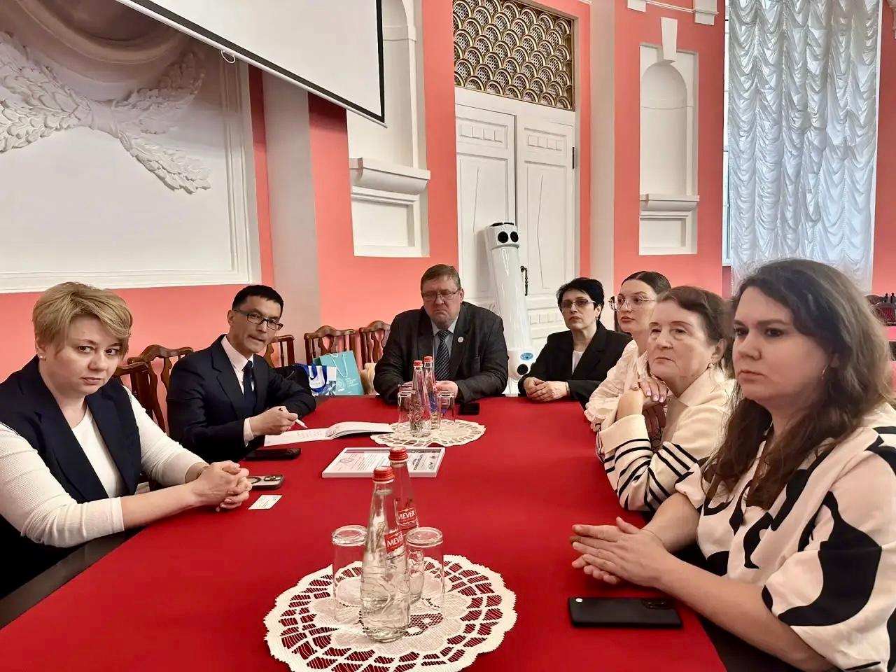 Перспективы сотрудничества Профсоюза образования и Ассоциации обсудили на встрече в МПГУ