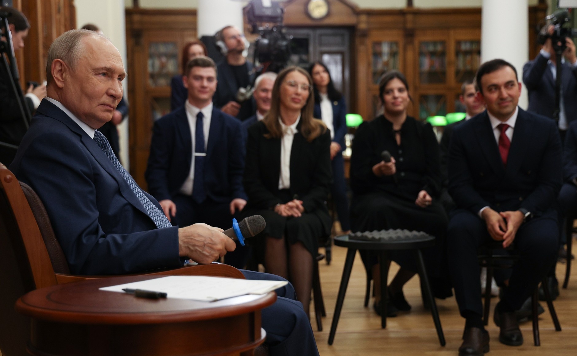 Владимир Путин встретился в МПГУ с учителями и студентами педагогических специальностей